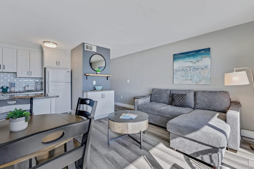 Living room, Dining area, kitchen