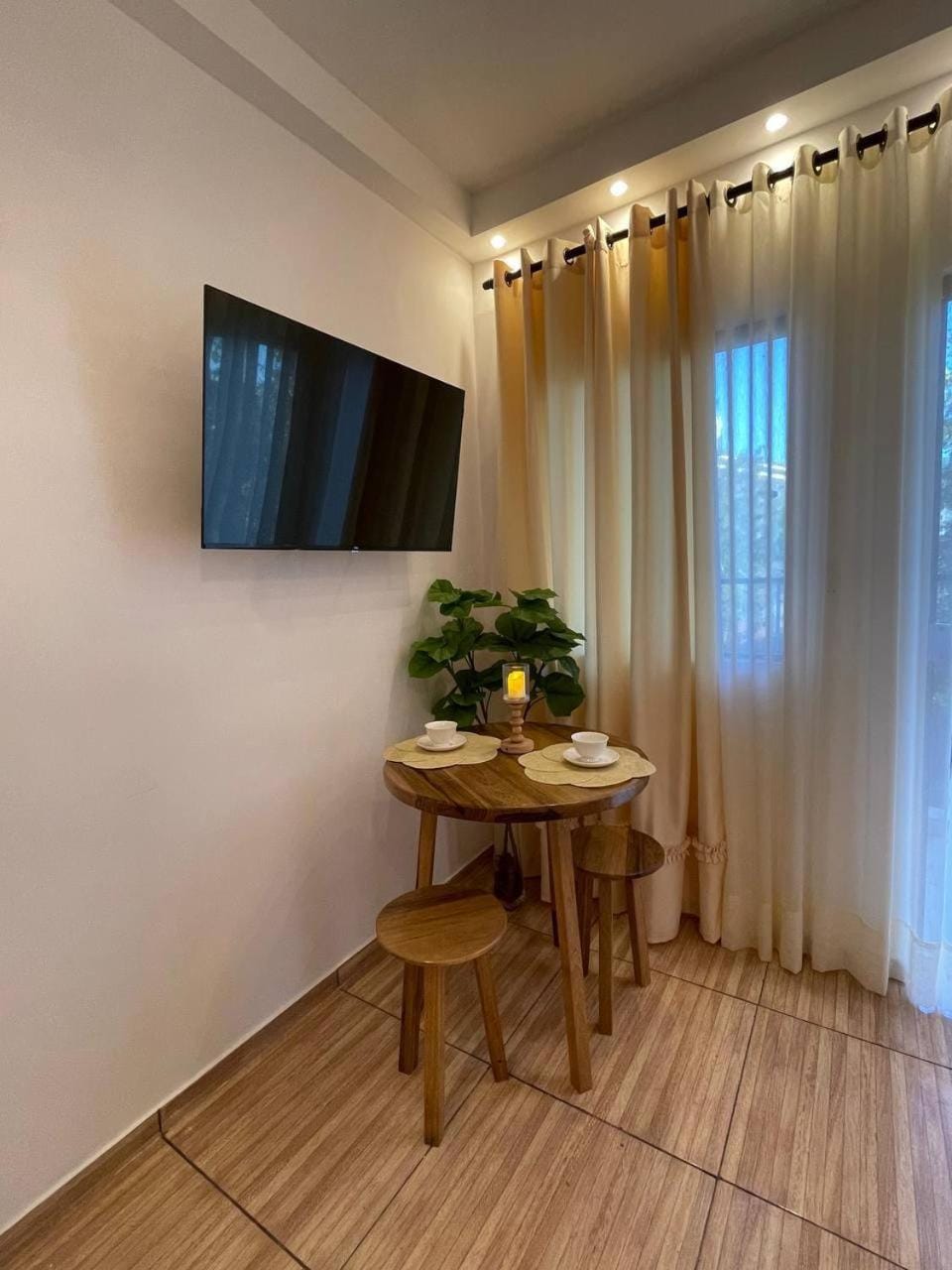 TV and multimedia, Dining area