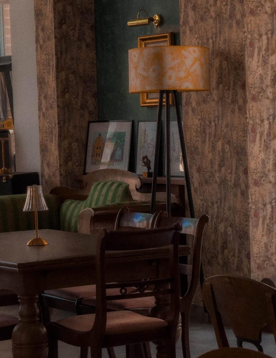 Restaurant/places to eat, Decorative detail