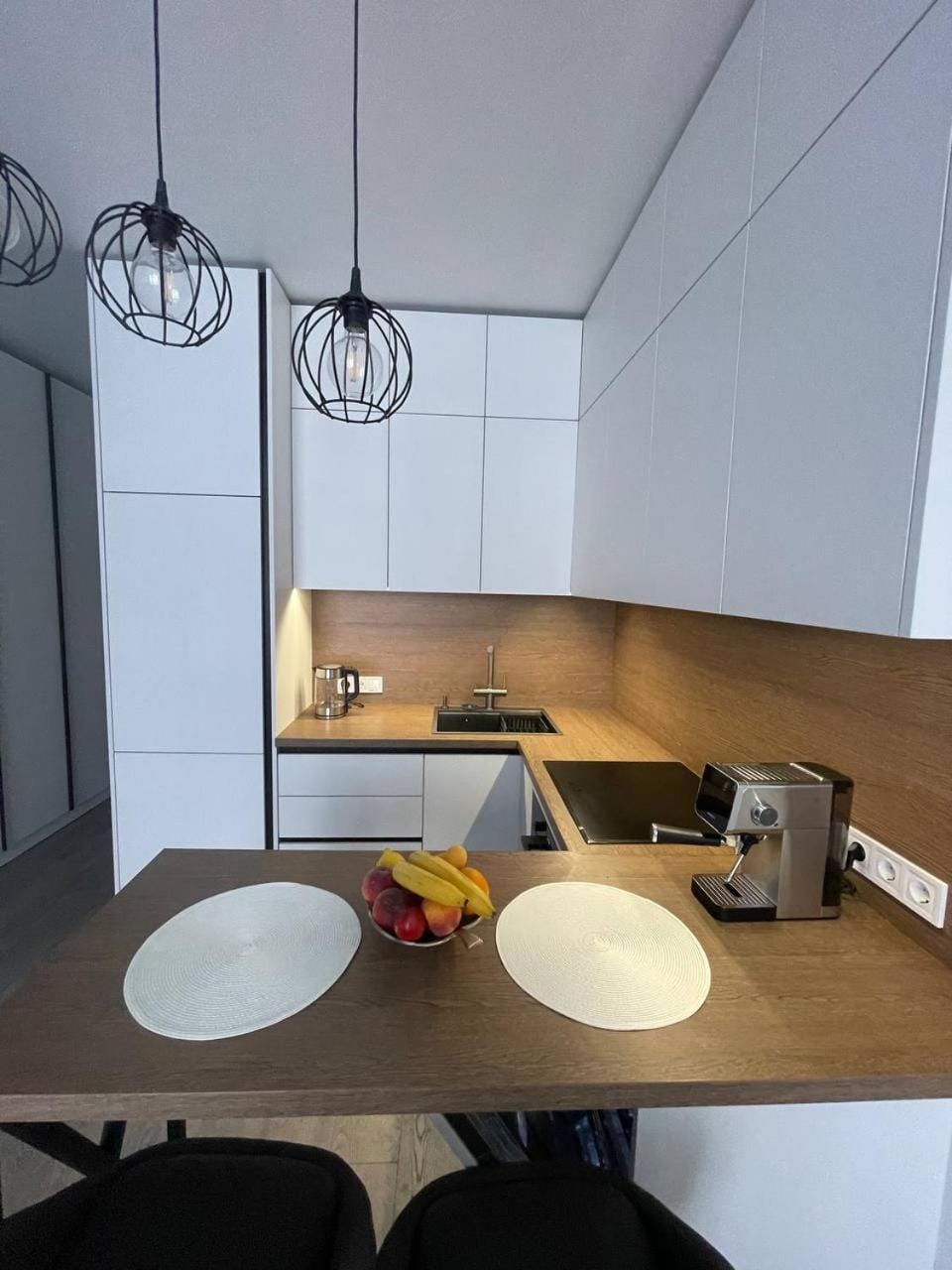 Kitchen or kitchenette, Dining area, stove