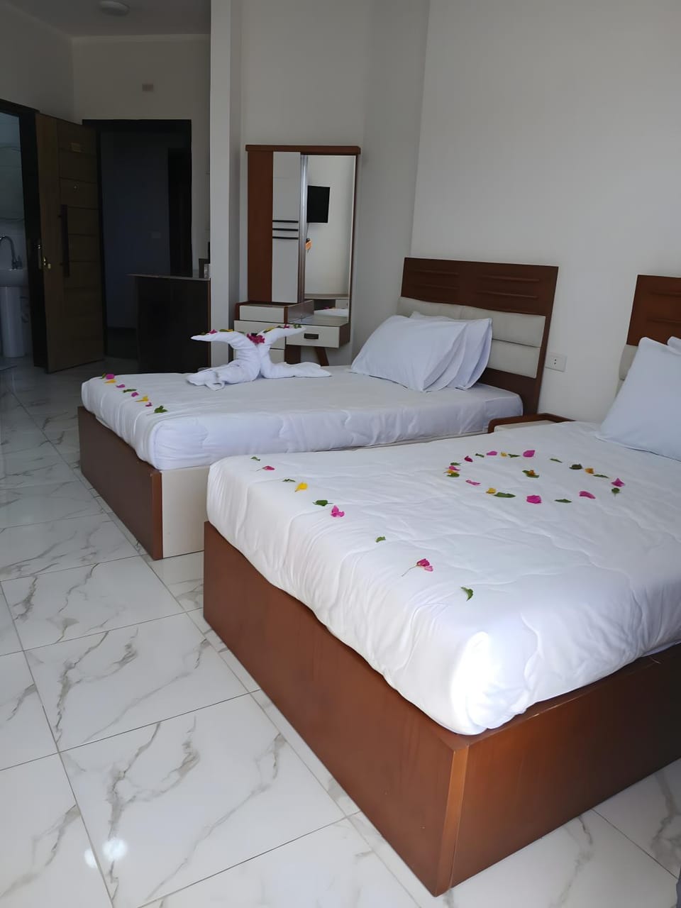 Juliana Sea View 1BR with 2 Pools & Water Slides Apartment in Hurghada