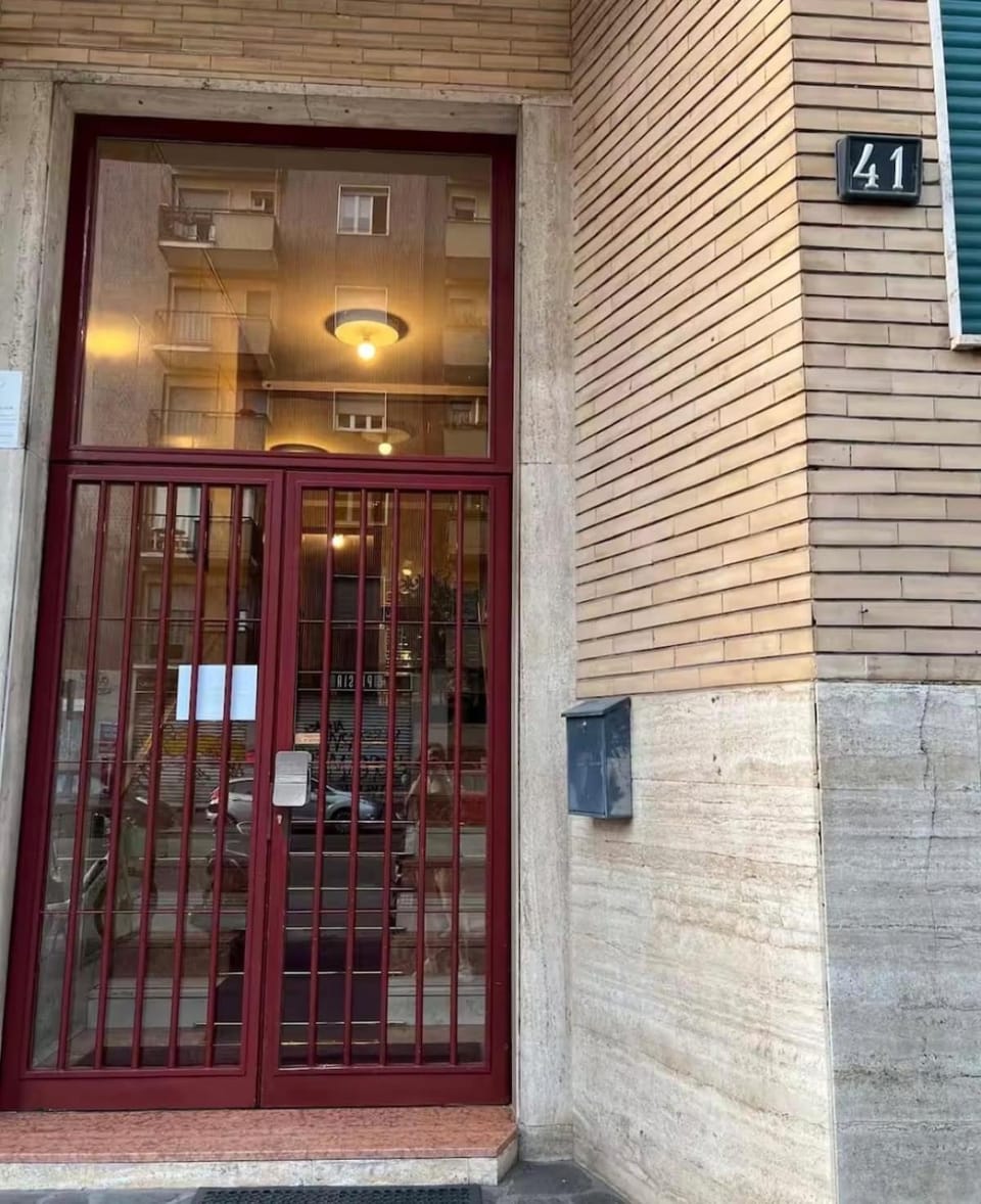 Facade/entrance