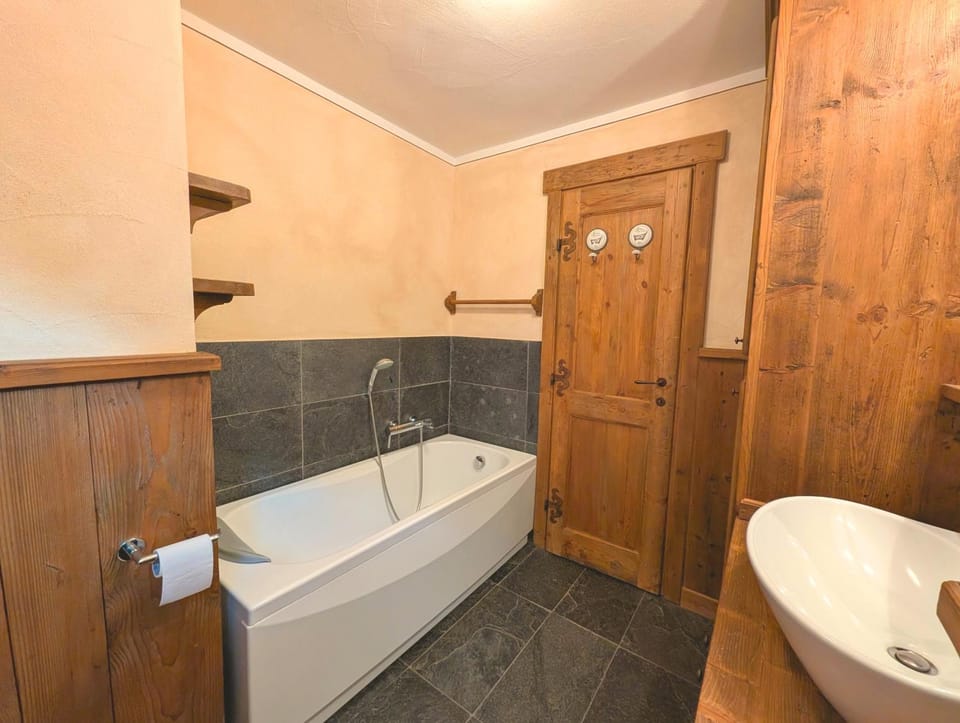 Bathroom, Bath