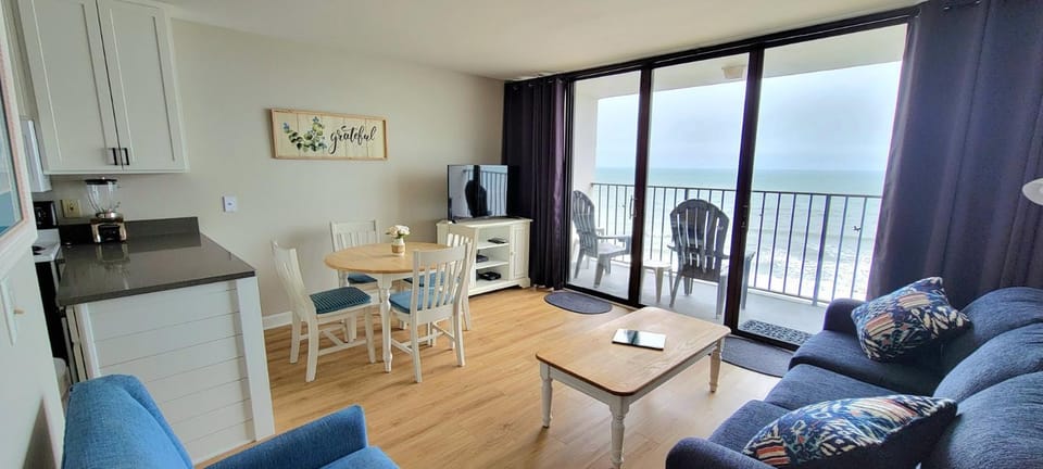 Balcony/Terrace, Living room, Dining area, Sea view