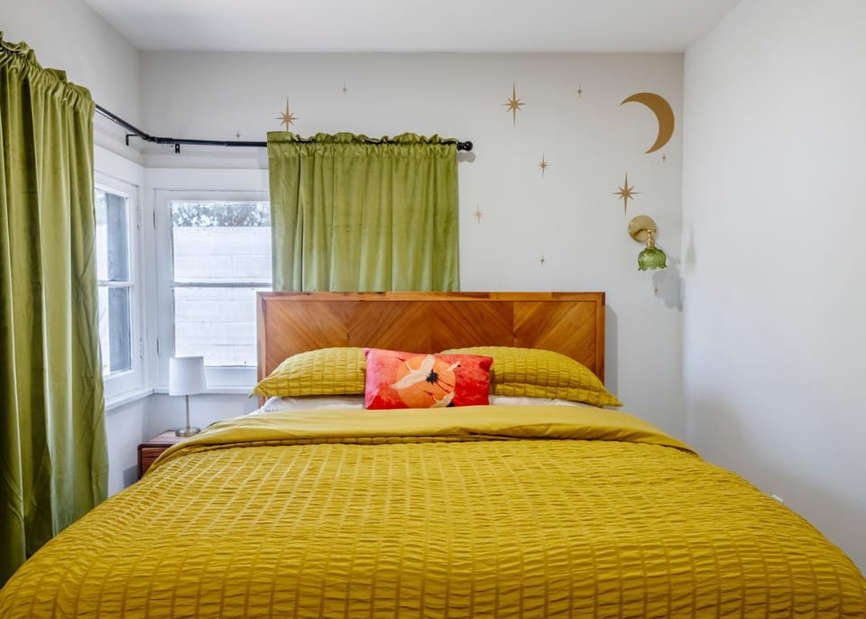 Modern Vintage Haven, Rose Bowl, Golf, BBQ, 4 Private Parking spots House in Pasadena
