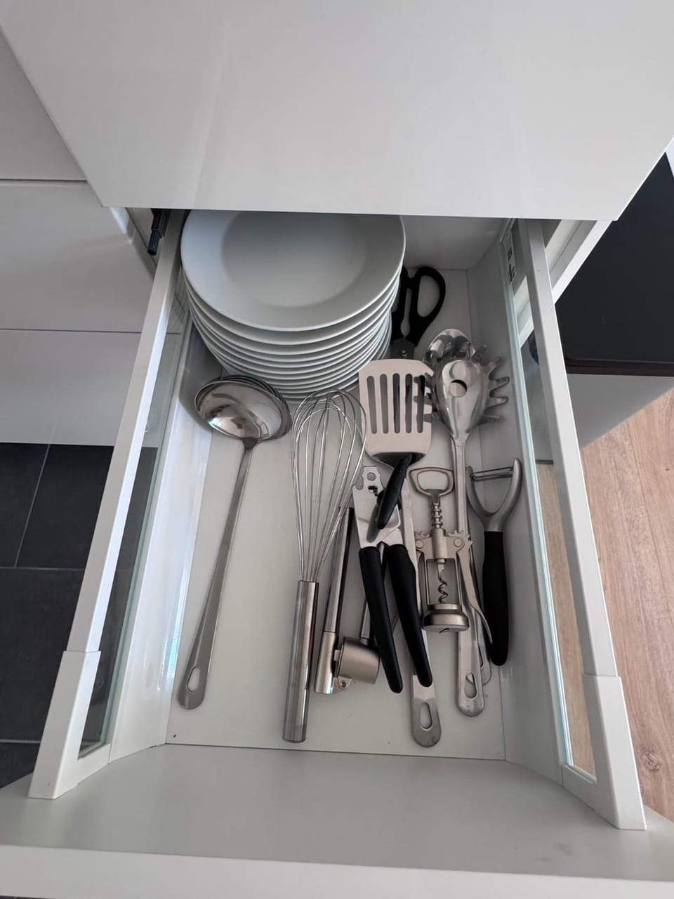 Kitchen or kitchenette, kitchen