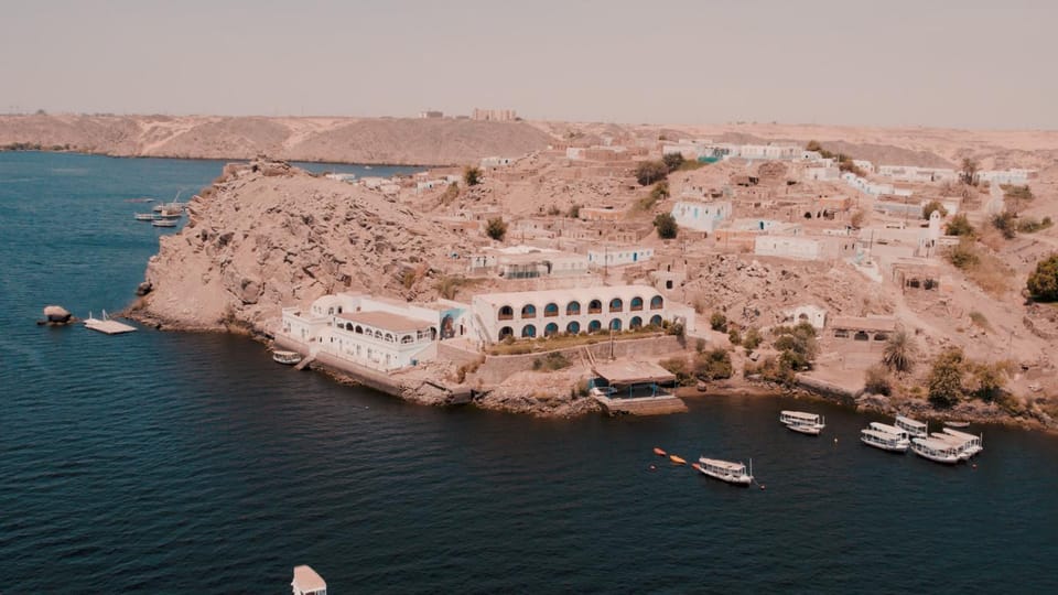 Property building, Nearby landmark, Day, Natural landscape, Landmark view, River view