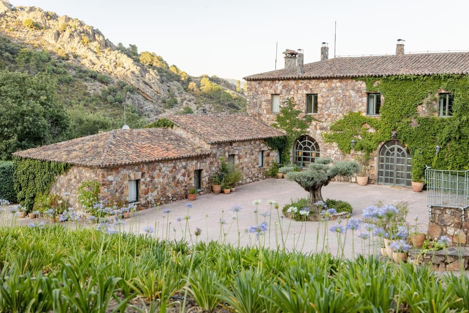 Property building, Spring, Natural landscape, Garden, Garden view, Mountain view