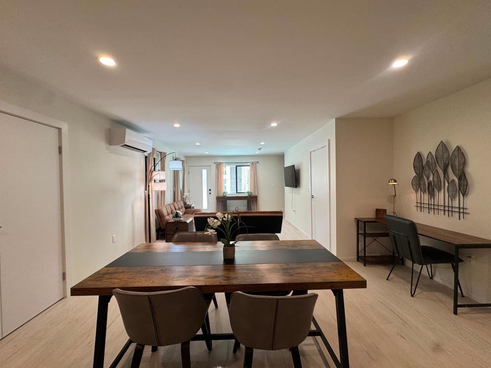 Living room, Seating area, Dining area