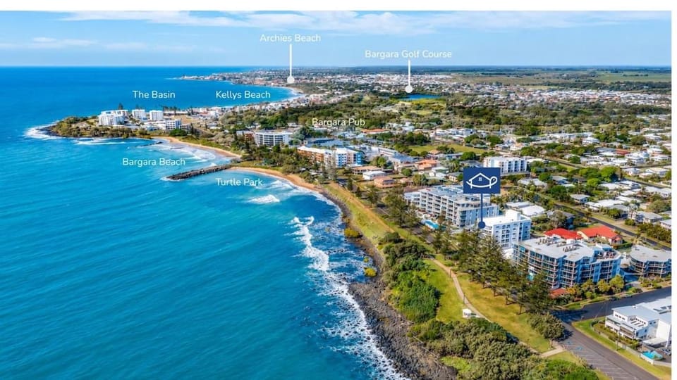 Property building, Neighbourhood, Bird's eye view, Beach, City view, Sea view