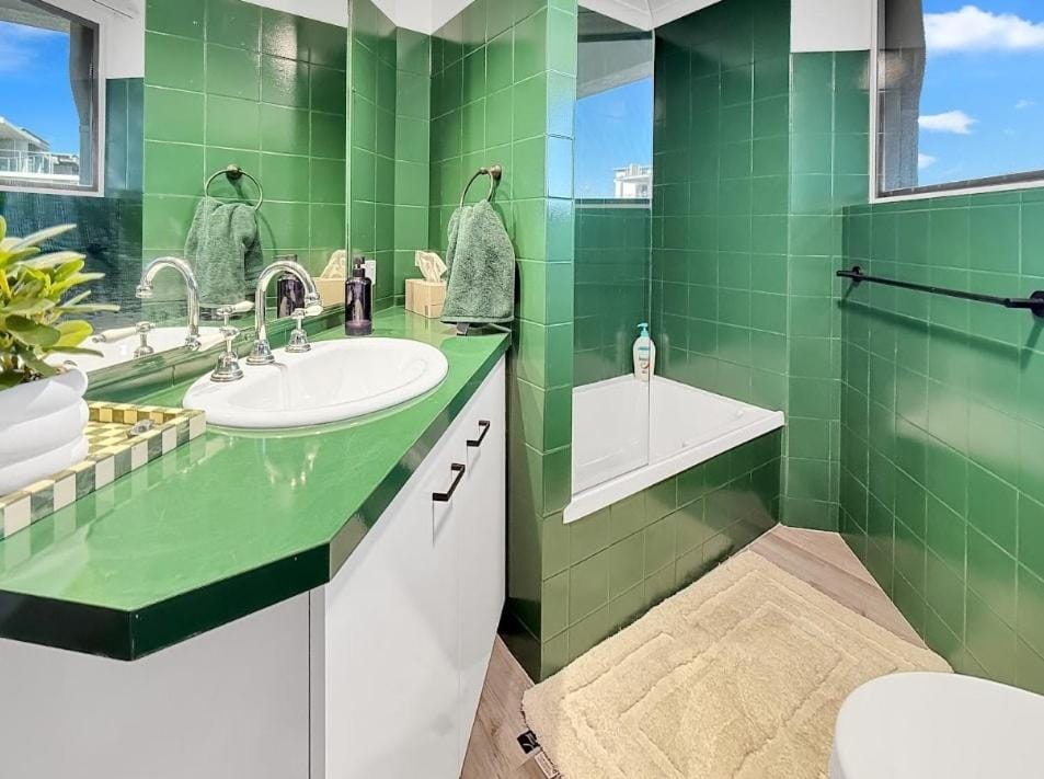 Shower, Bathroom, Bath, towels