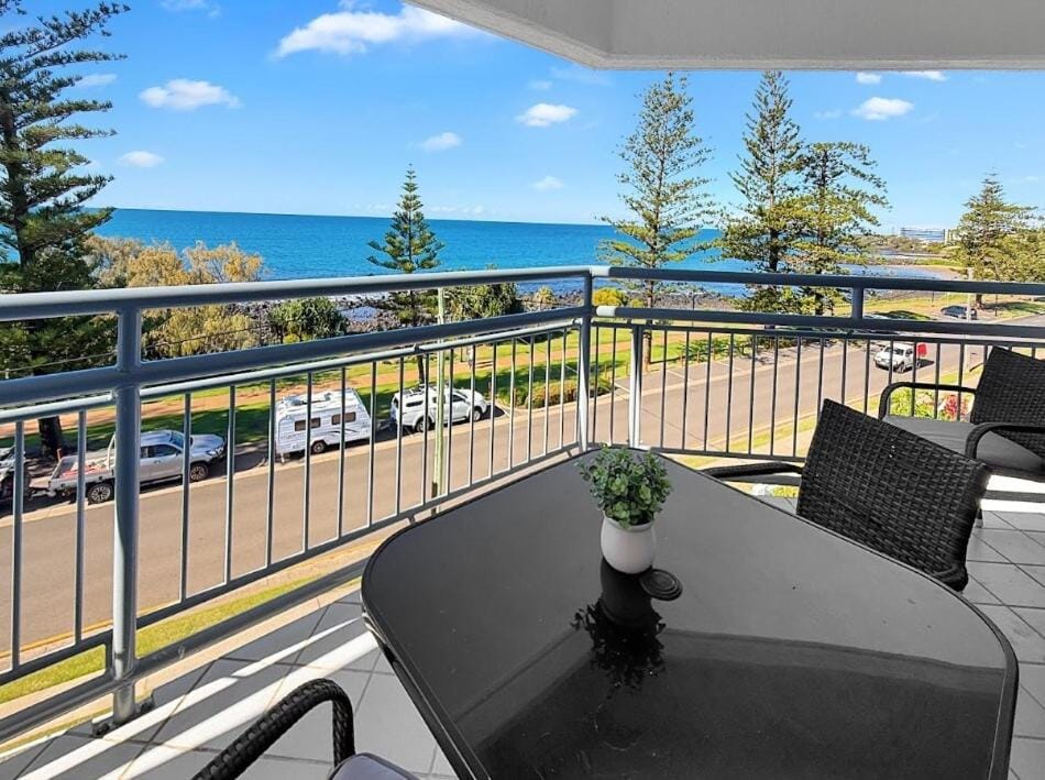 Patio, Day, View (from property/room), Balcony/Terrace, Seating area, Sea view