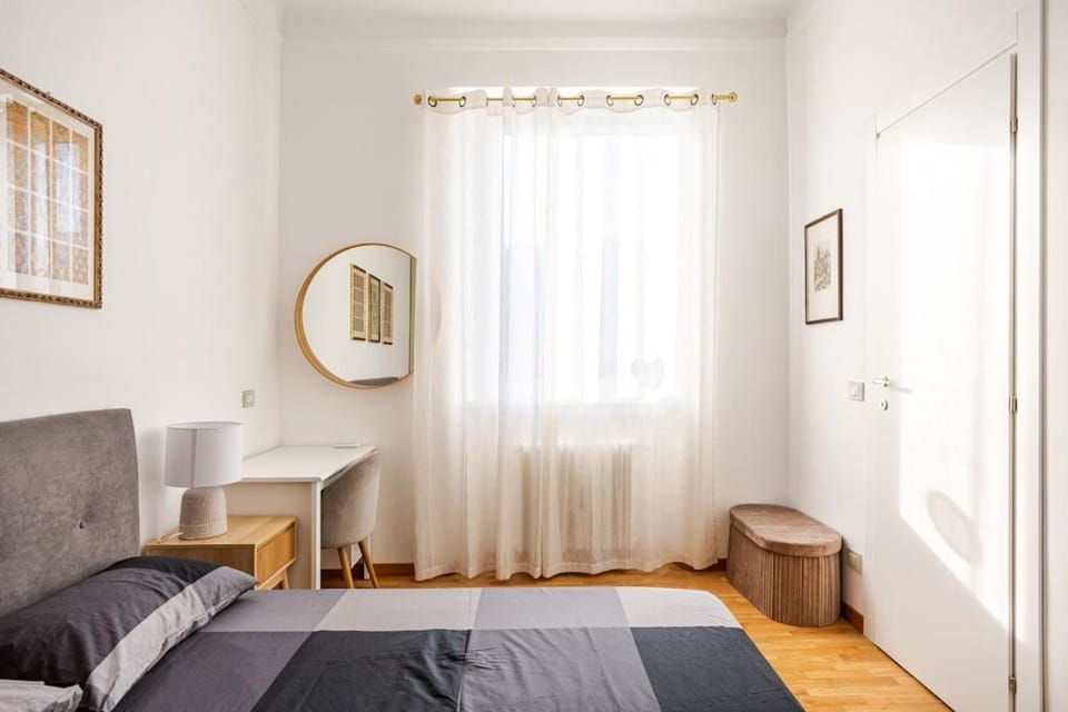 Milano Art & Charm Free WiFi, M2 10 min Duomo Apartment in Milan