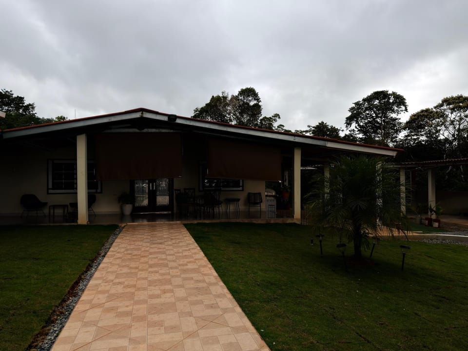 Property building, Garden, Balcony/Terrace