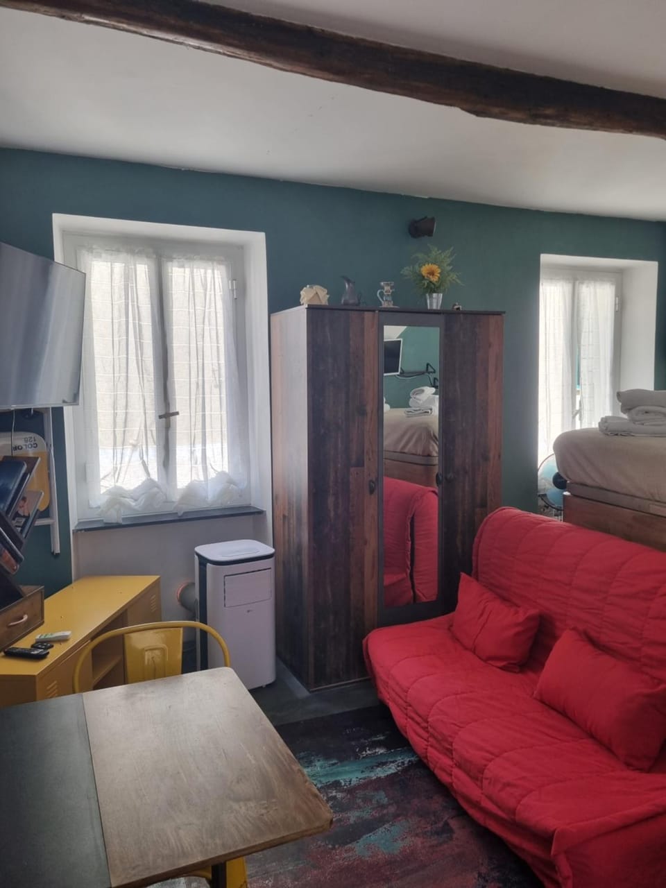 Photo of the whole room
