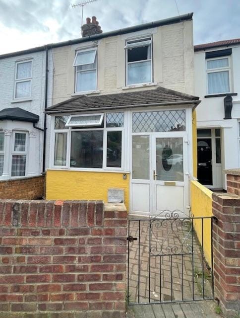 4 bed Contractor friendly house Apartment in Dartford
