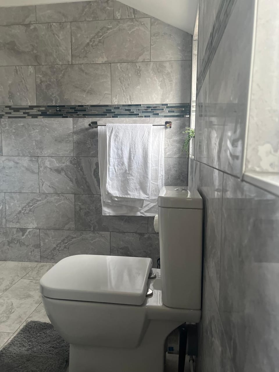 4 bed Contractor friendly house Apartment in Dartford