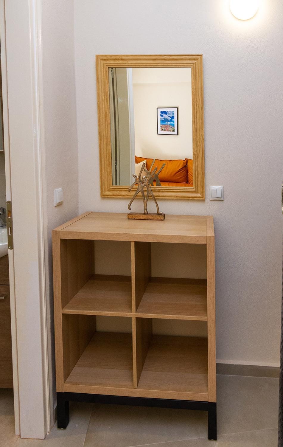 Photo of the whole room, wardrobe