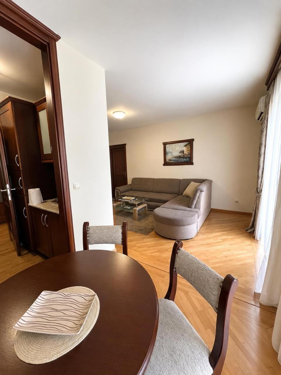 Living room, Photo of the whole room, Dining area