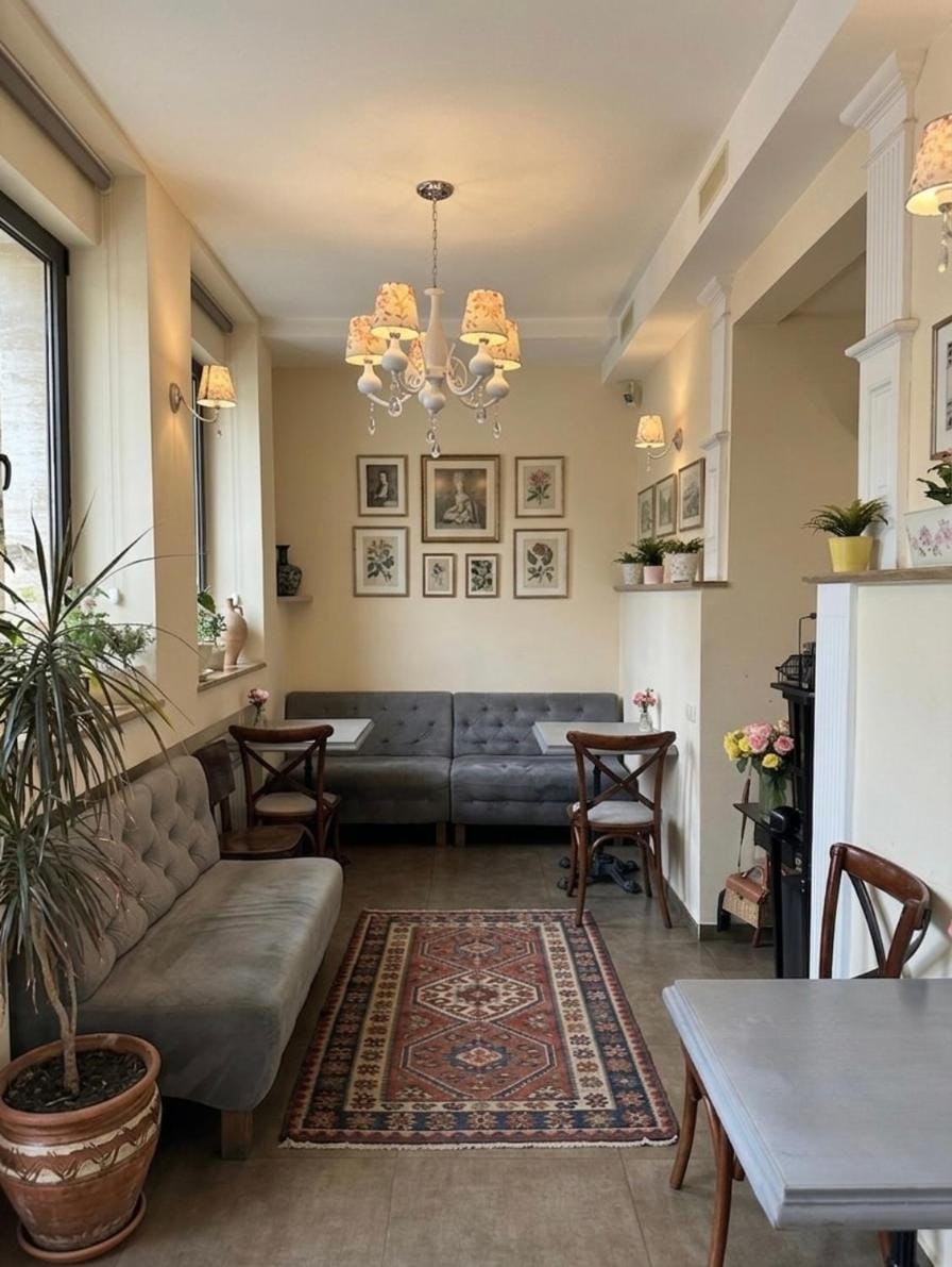 Communal lounge/ TV room, Living room, Seating area, Dining area