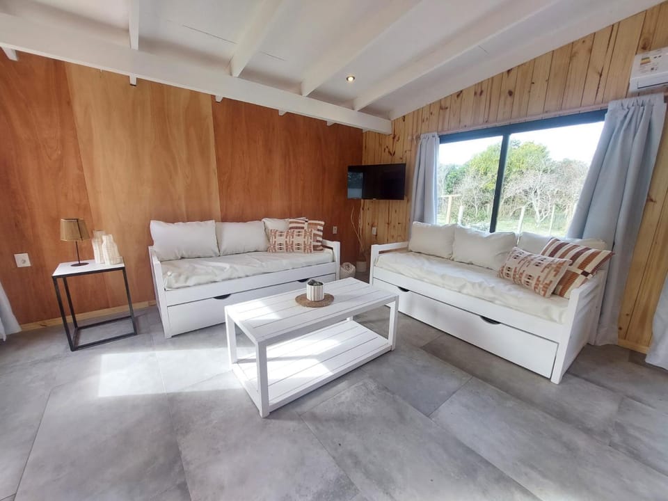 Madera y sal Cabañas piriapolis House in Maldonado Department, Uruguay