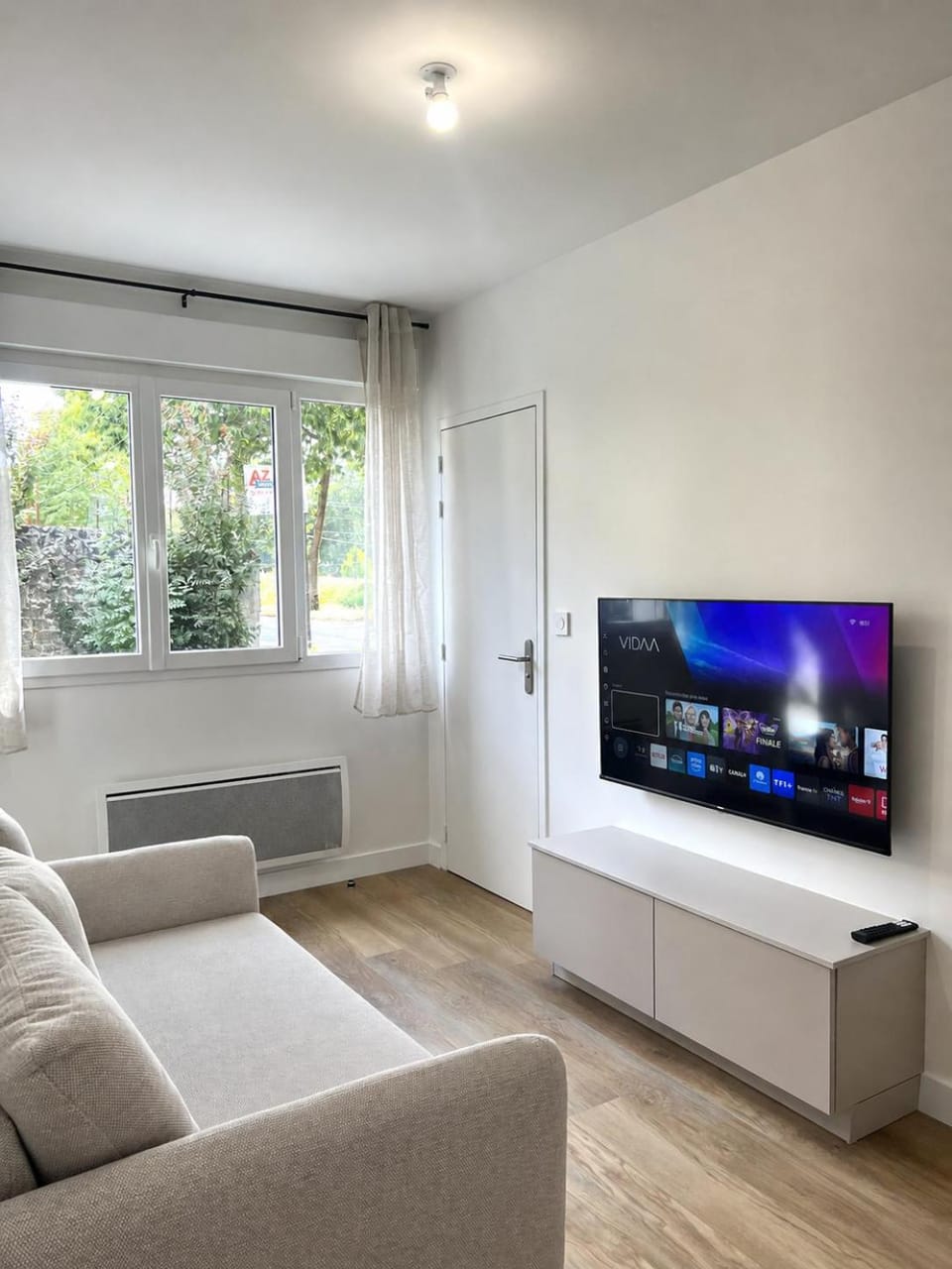 Communal lounge/ TV room, TV and multimedia, Living room, Seating area