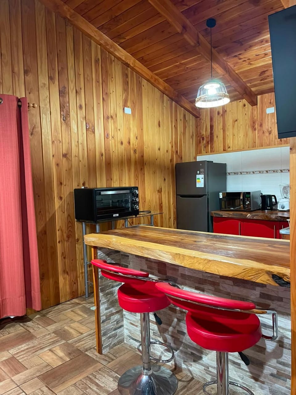 Kitchen or kitchenette, oven