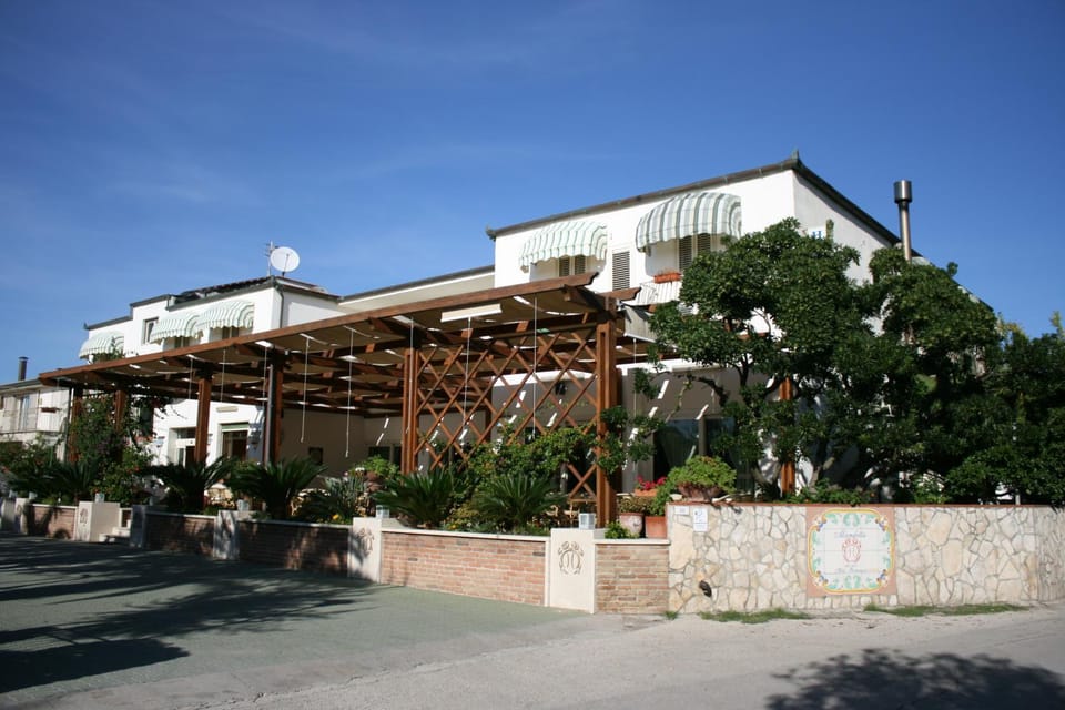 Facade/entrance