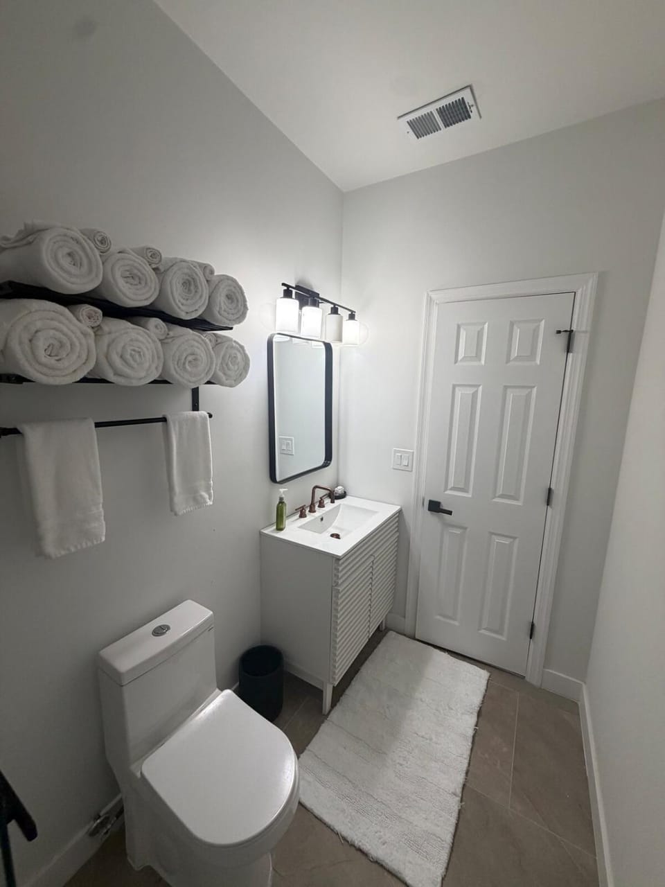 Modern Luxury 3BR Near NYC & Newark Airport Apartment in Jersey City