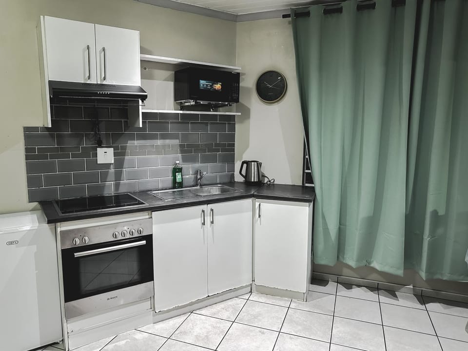 2 Sir Galahad Flatlet 4 Apartment in Cape Town