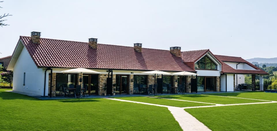 Property building, Nearby landmark, Off site, Day, Natural landscape, Children play ground, Children play ground, Garden, Garden, Golfcourse, Solarium, Balcony/Terrace, Balcony/Terrace, Lobby or reception, Garden view, Garden view, Landmark view, Landmark view, Quiet street view, Parking, ATM, soundproof