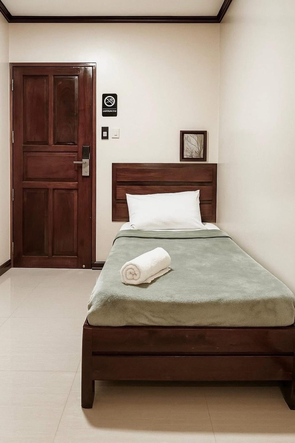 Bed, Photo of the whole room, towels