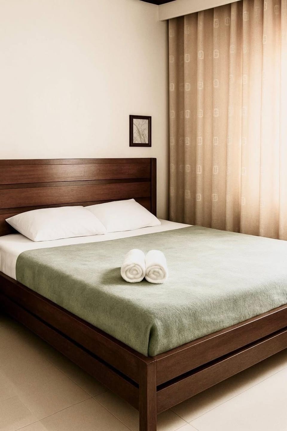 Bed, Photo of the whole room, Bedroom, towels