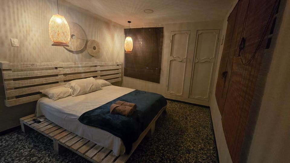 Bed, Photo of the whole room, wardrobe