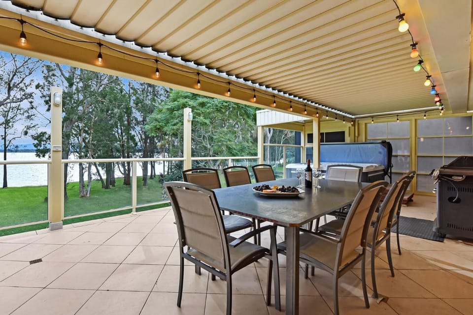 Lakeside Drift House in Lake Macquarie