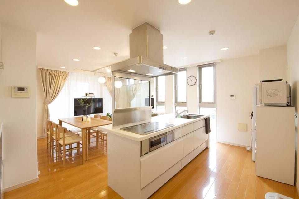 Kitchen or kitchenette, Dining area, kitchen