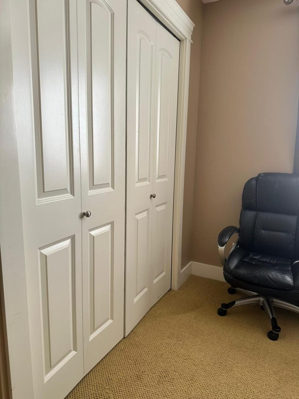 Comfortable GuestRoom in Quiet Echo Valley Apartment in Langford