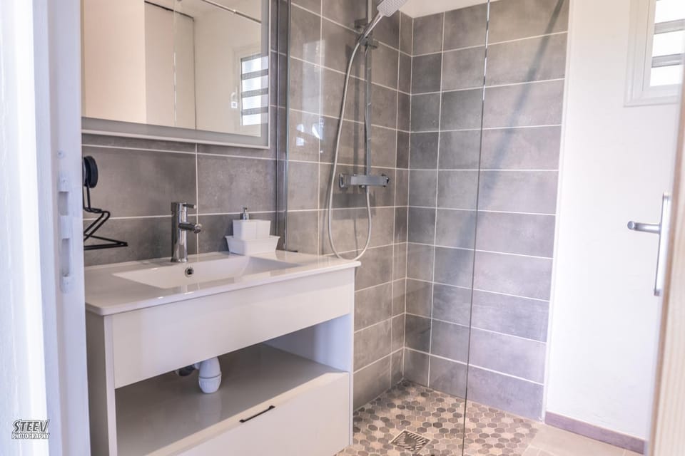 Kitchen or kitchenette, stove, stove, kitchen