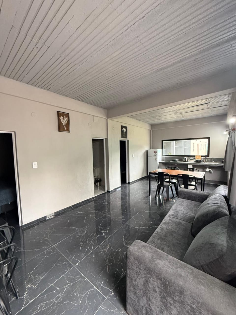 Kitchen or kitchenette, Living room, Dining area