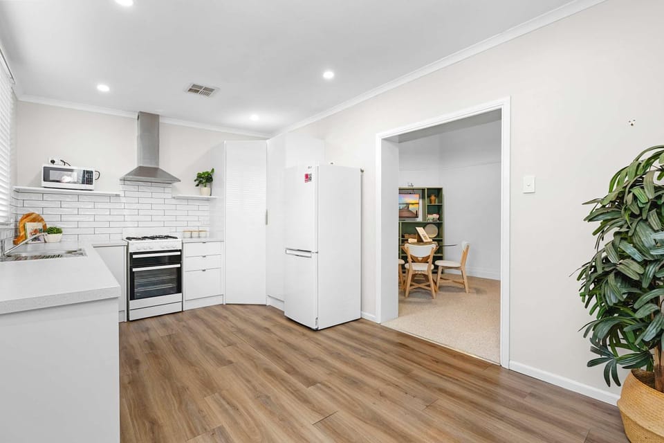 Kitchen or kitchenette, oven, stove