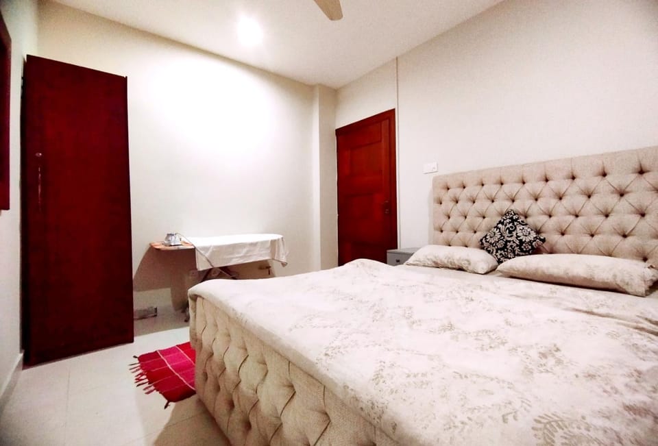 Bed, Bedroom, flat iron