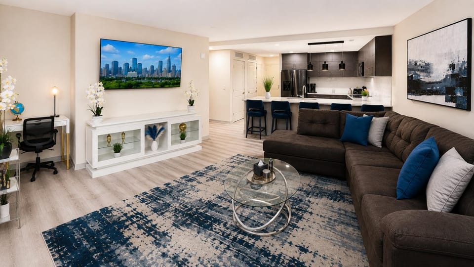 Suite City View2BR HighrisePoolBalconyAquarium Apartment in Atlanta