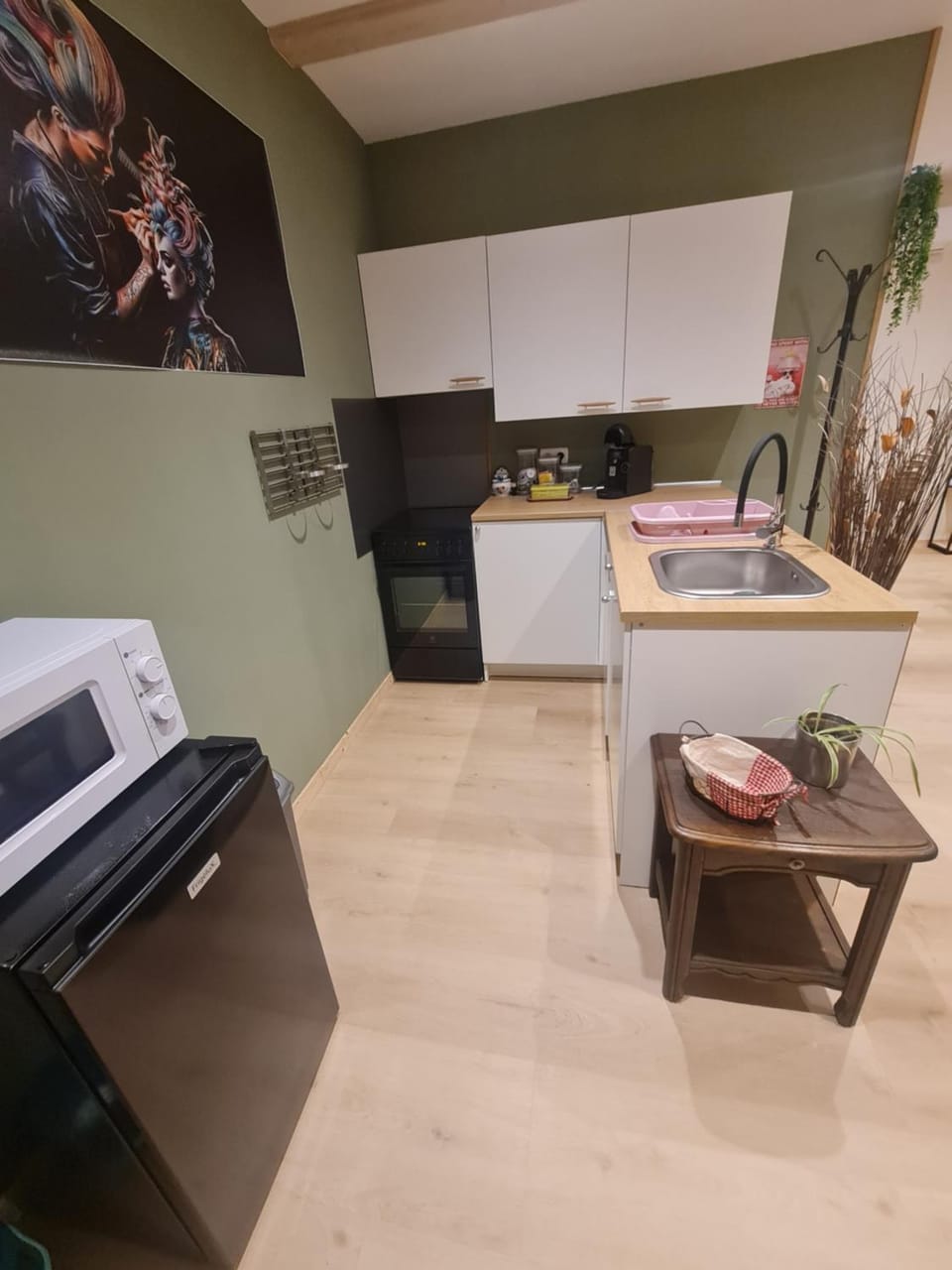 Kitchen or kitchenette