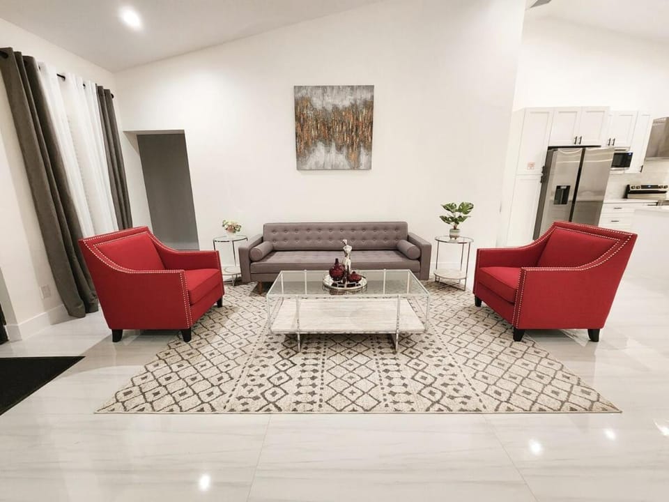 Kitchen or kitchenette, Living room, Seating area