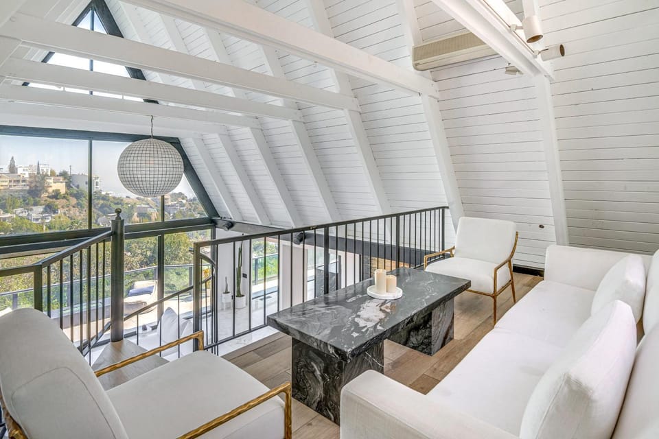 Luxe Hollywood Hills A-Frame: Iconic Former Venue! House in Beverly Hills