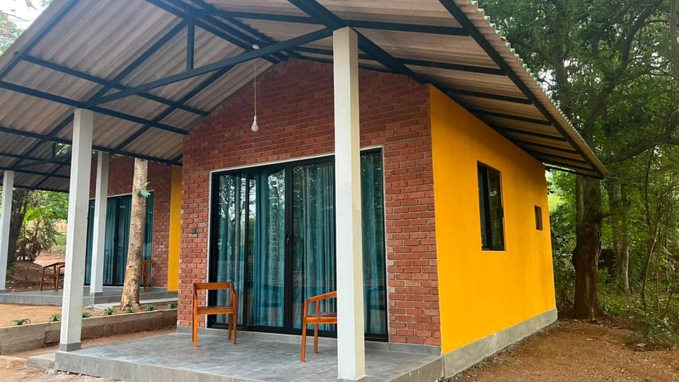 Elevara Eco Resort - Wasgamuwa Bed and Breakfast in Central Province