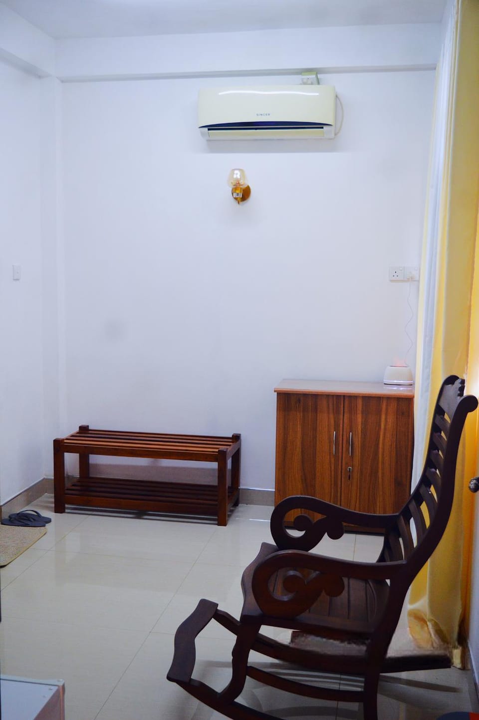Seating area, air conditioner