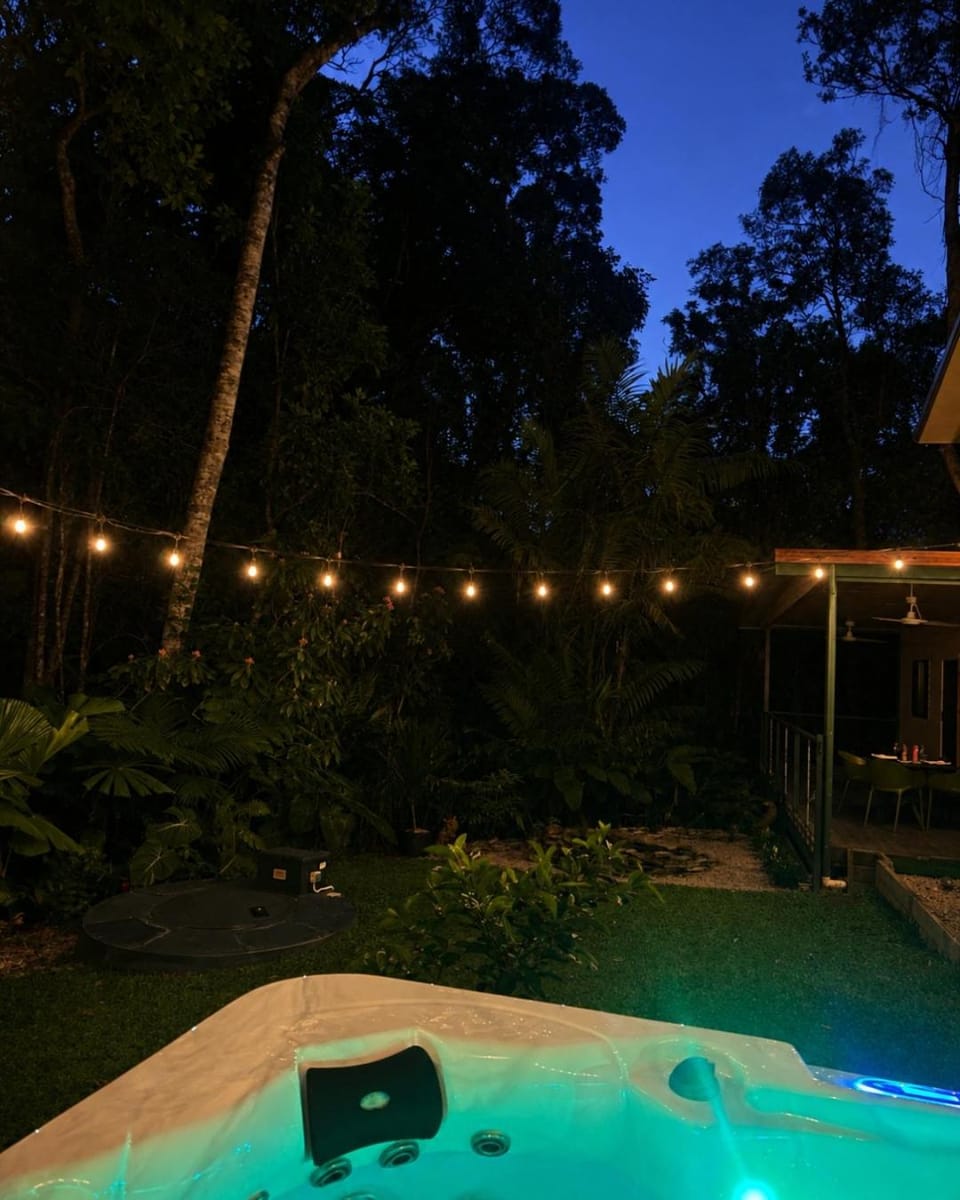 Night, Garden, Spa and wellness centre/facilities
