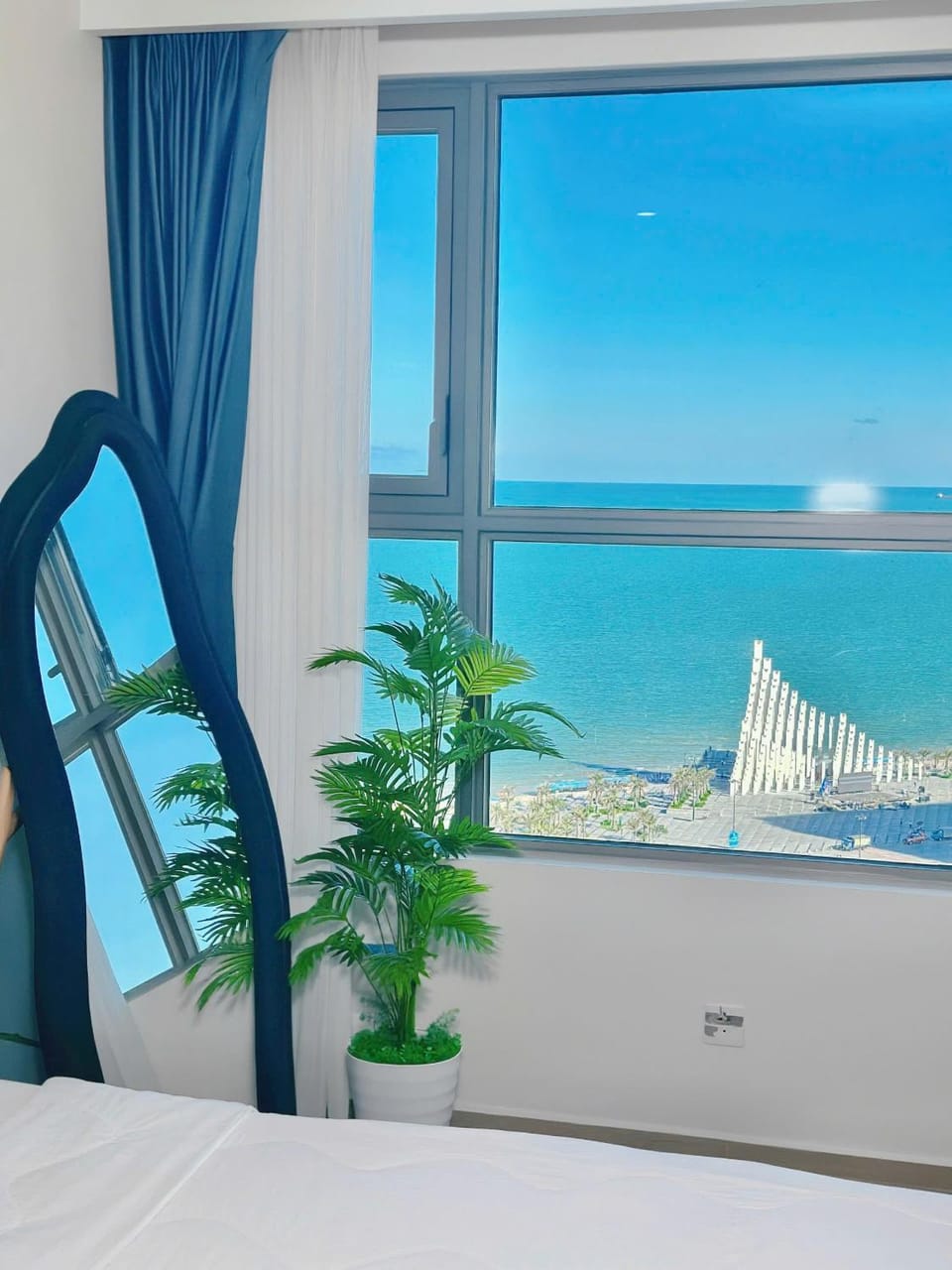 Bed, Natural landscape, View (from property/room), Bedroom, Sea view
