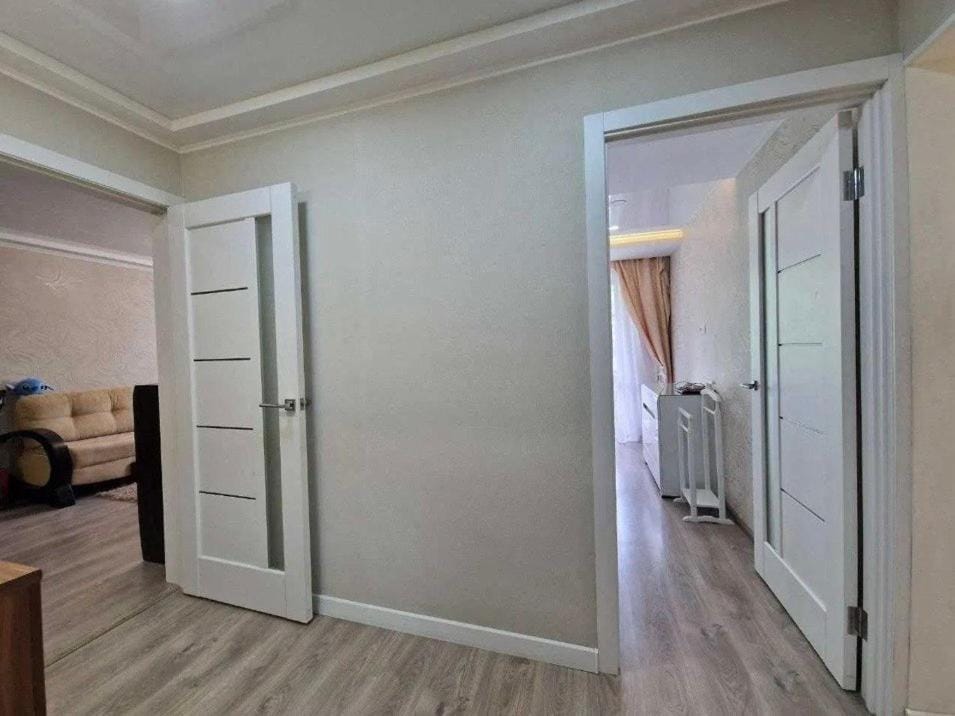 Photo of the whole room, wardrobe
